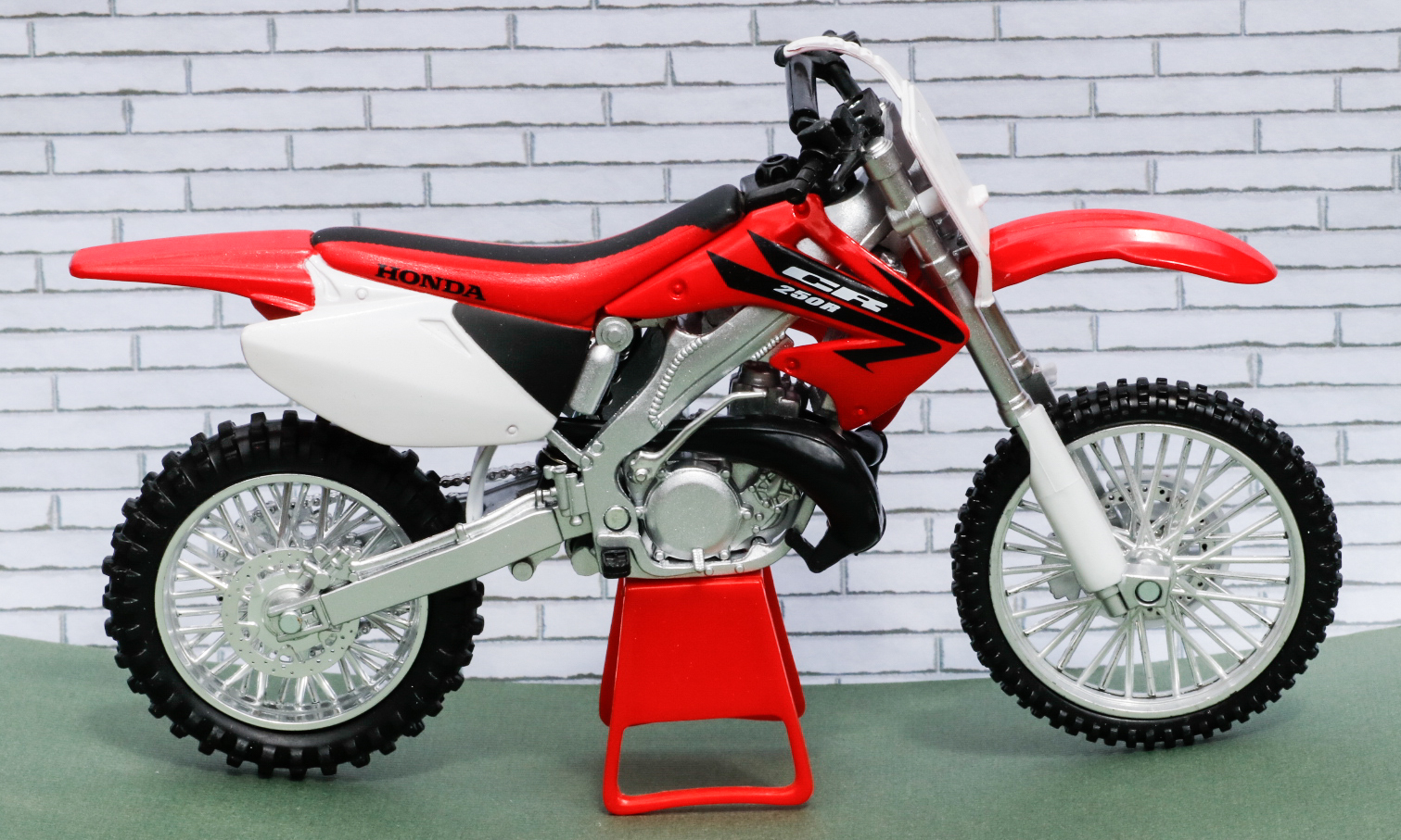 New Ray 1-12 Honda CR250R